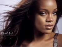 rihanna-tapety-na-plochu-04_thumb.jpg